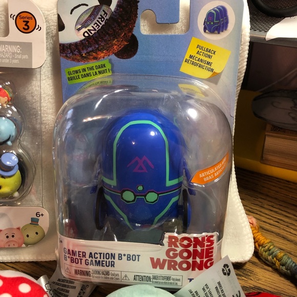 Disney toys and Golden Book bundle - Picture 3 of 8